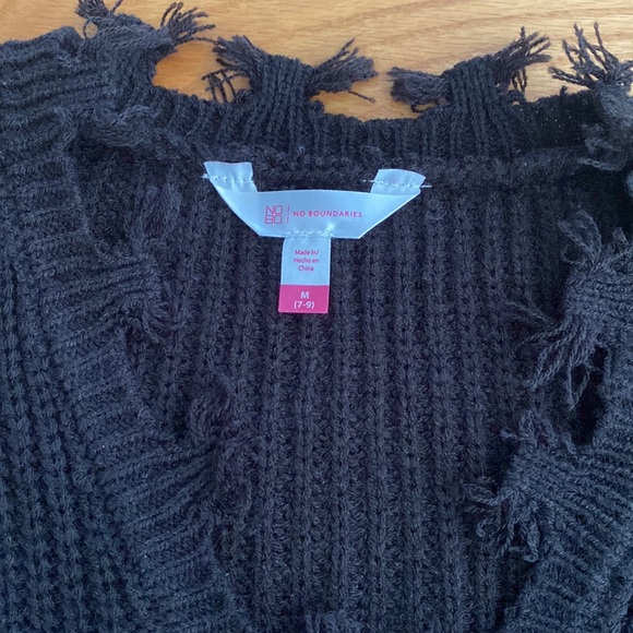 V-Neck Frayed Knit Sweater - Picture 2 of 3